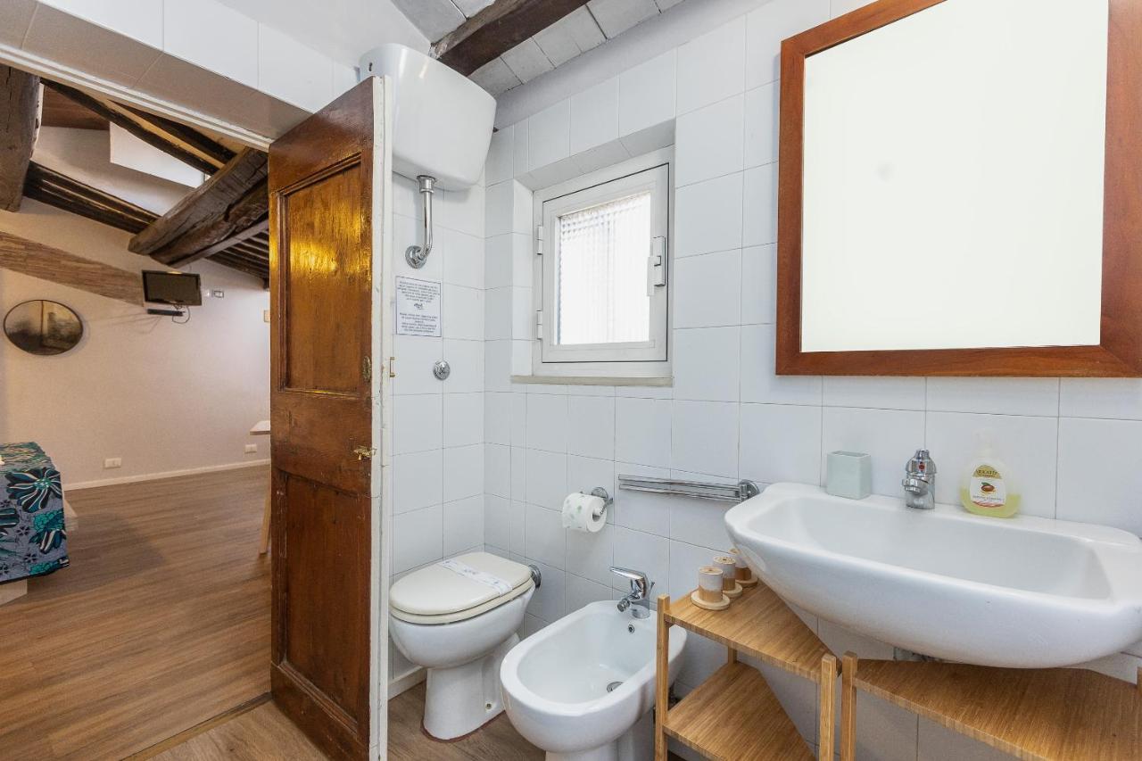 Cancelleria Apartment-Rental In Рим Экстерьер фото